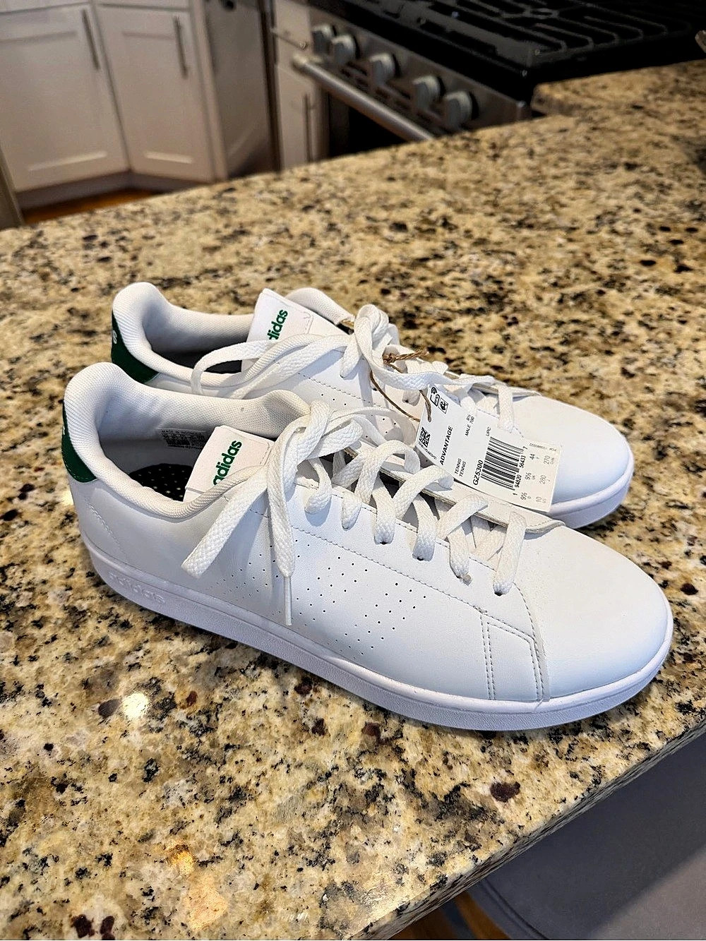 adidas Advantage Sneakers White Green US 10 NWT